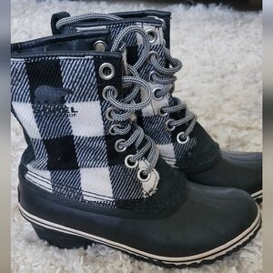 Sorel women's slim pack waterproof lace up boot